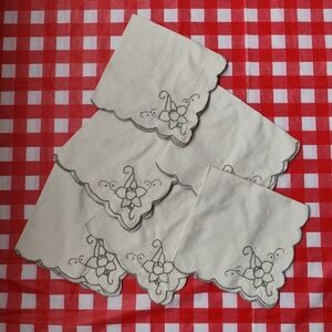 Vintage Cream Embroidered Napkins Set of 6+1
